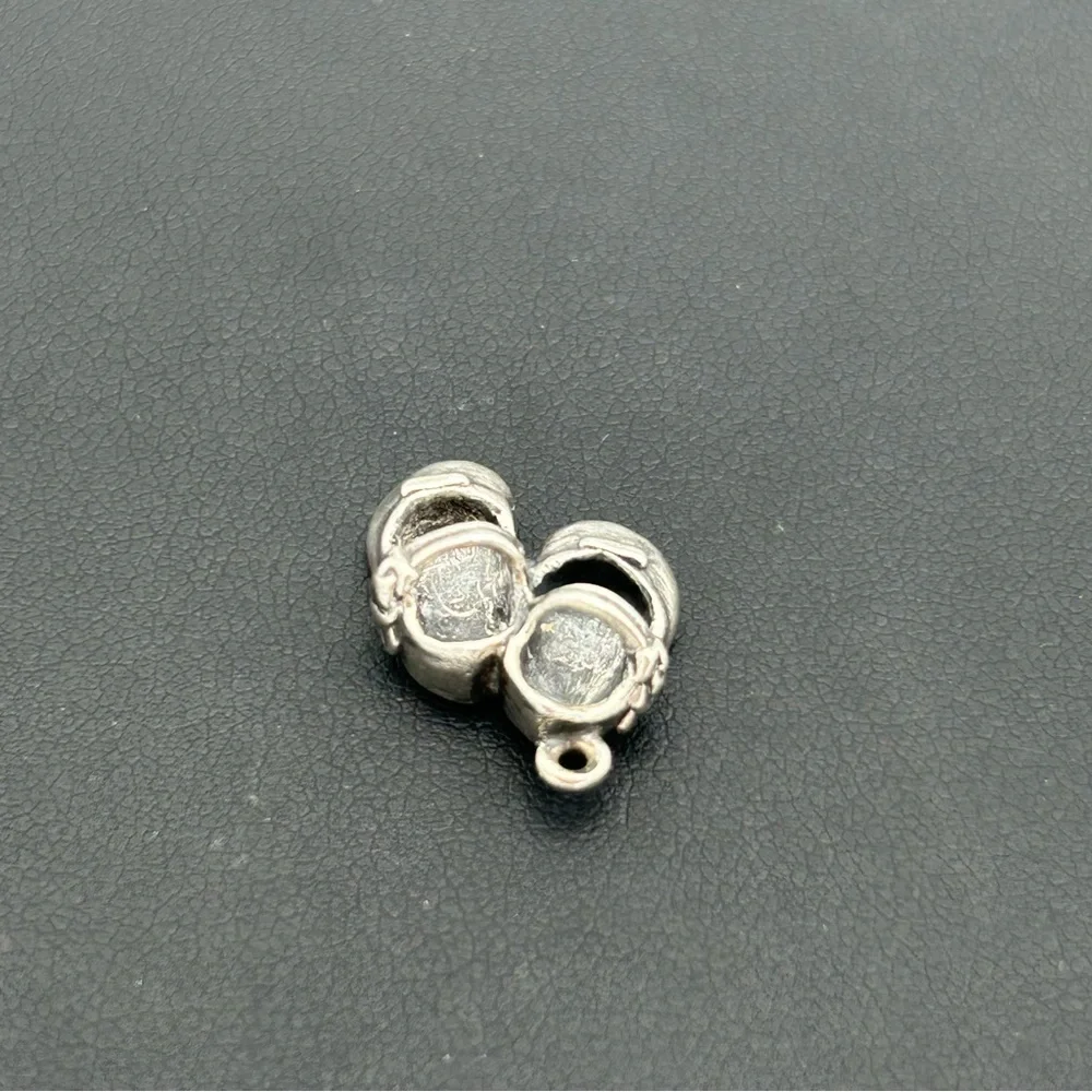 Avery Silver Baby Shoe Charm - Picture 4 of 5